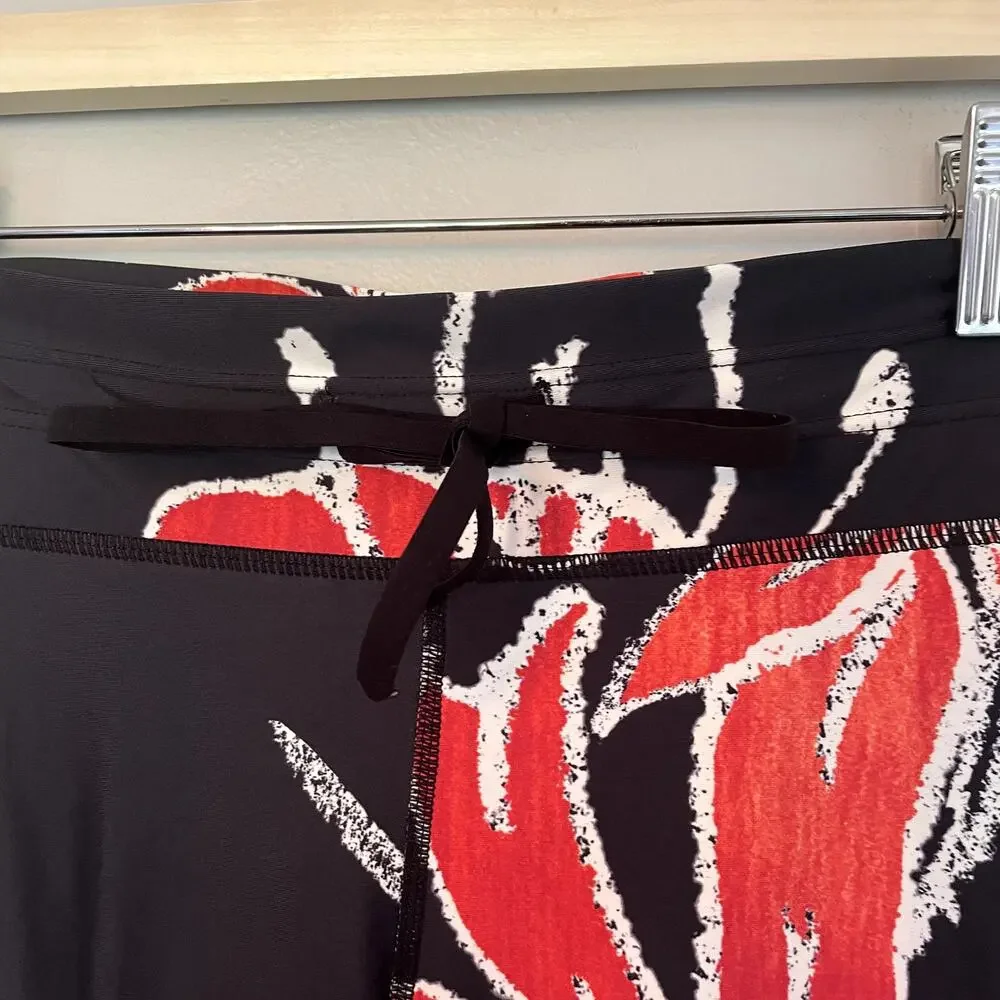 The Upside Hibiscus-Print Drawstring Yoga Pants in Black & Red SZ 6